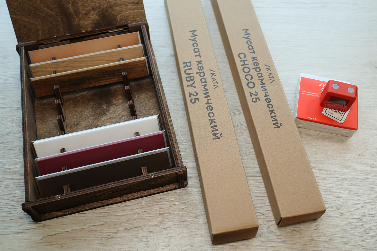 Два керамических мусата. Коричневый и рубиновый.