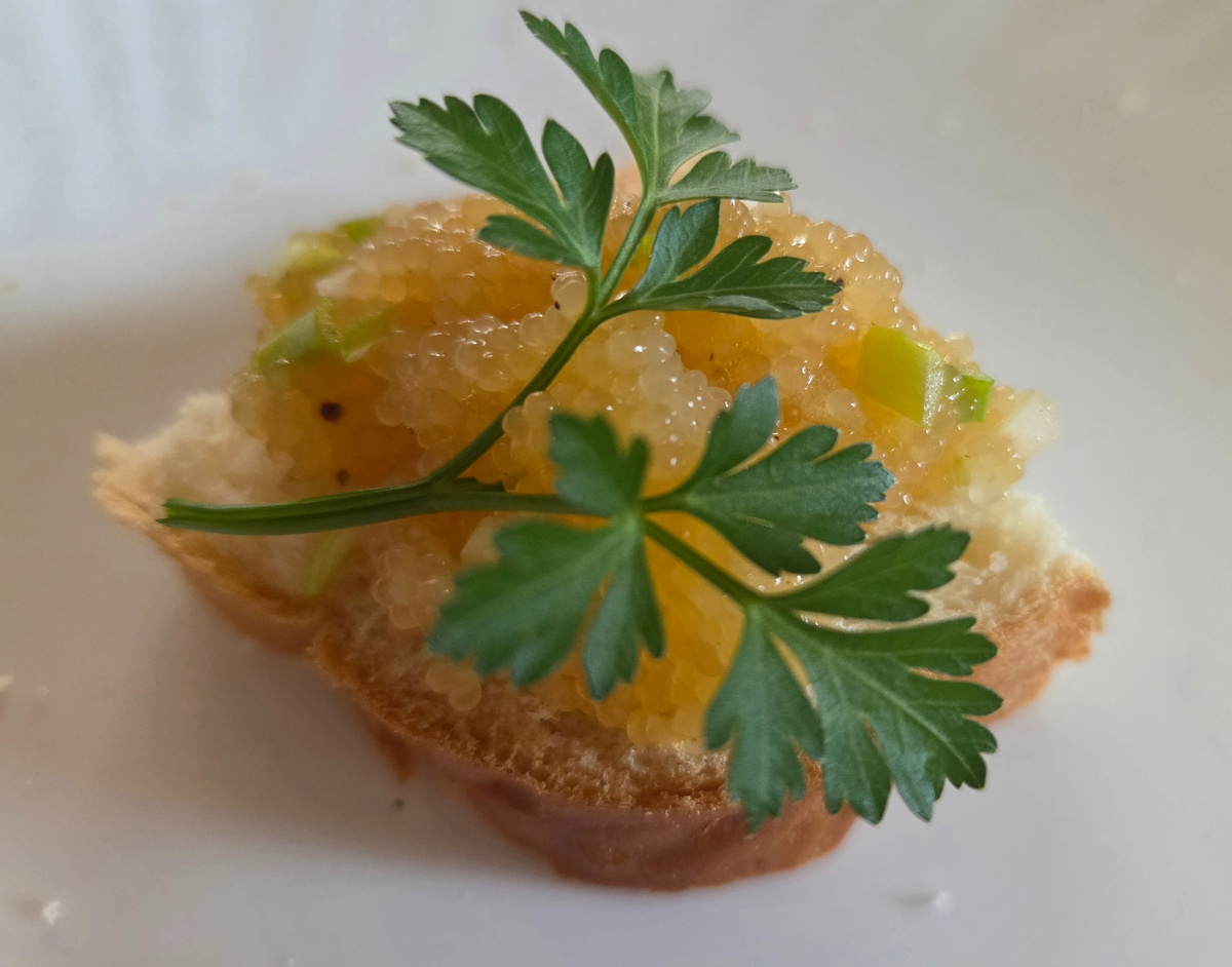 Праздничный бутерброд с петрушкой. 