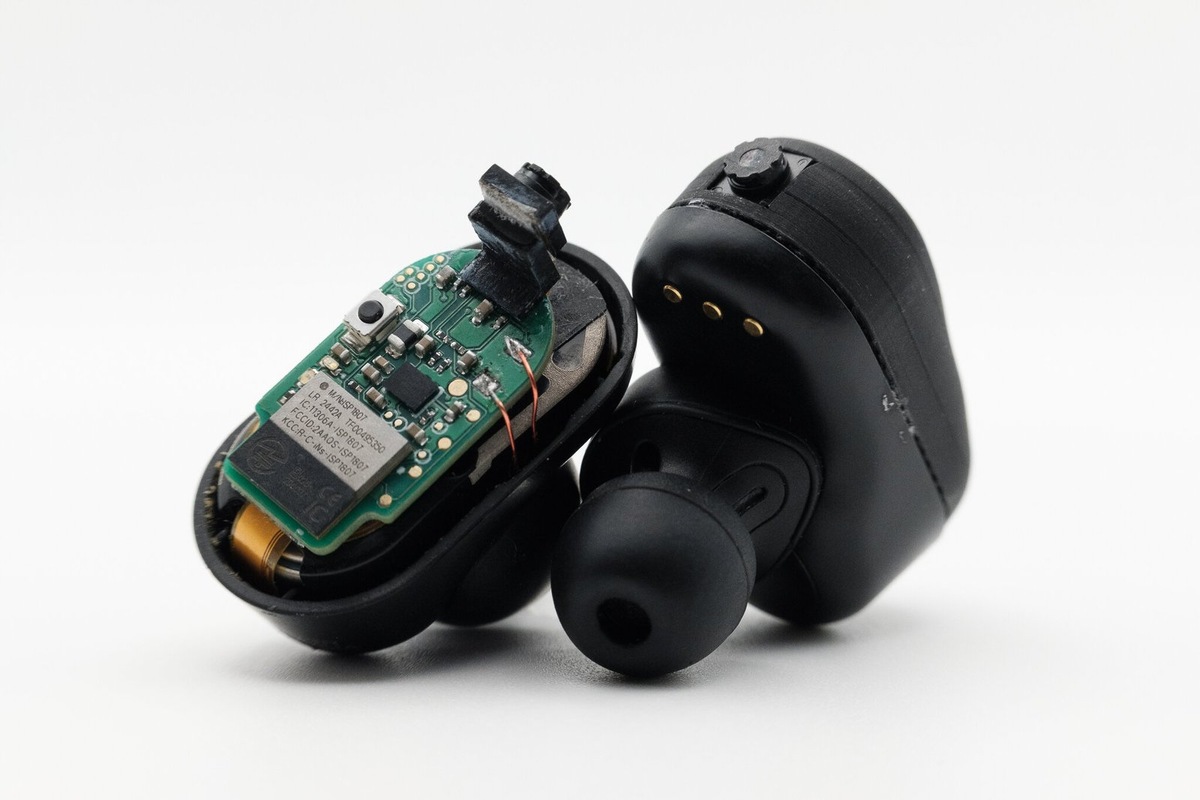    В VueBuds встроены крошечные камеры.