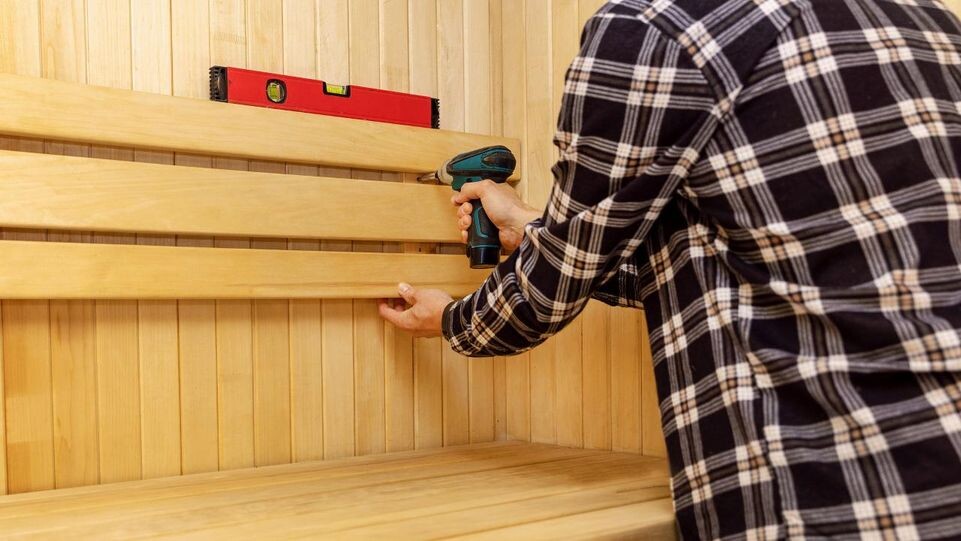    istockphoto.com/ronstik