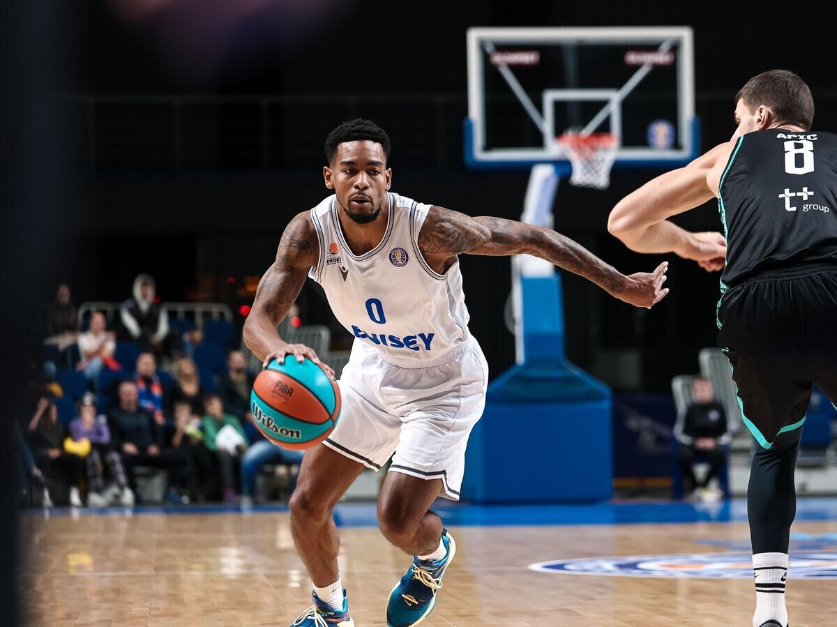    Баскетболист "Енисея" в матче Единой лиги ВТБ | © пресс-служба БК "Енисей"