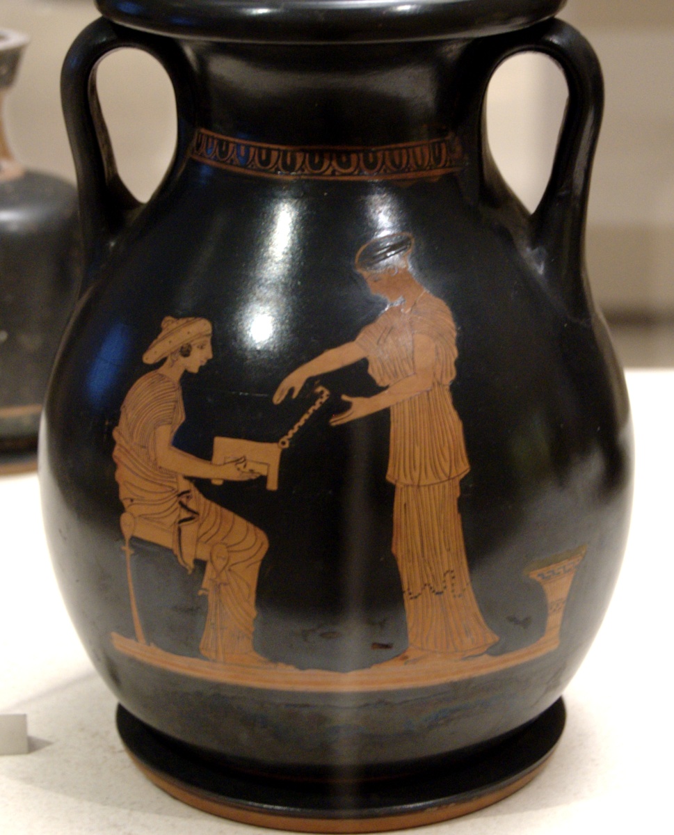Неизвестный вазописец, аттическая краснофигурная пелика для масла со сценой в гинекее («Открытая шкатулка»). 440-430 гг до н.э. Пти Пале, Париж, Франция. 