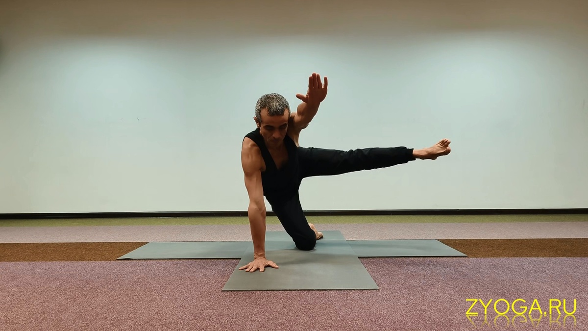 Переход из позы Коровы в позу Головы Коровы / Transition from Cow pose to Cow's Face pose