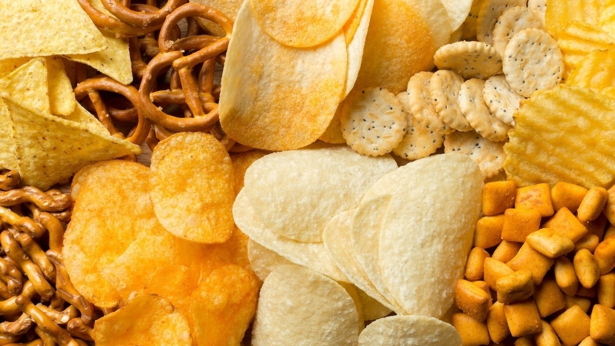 Почему солёные продукты вызывают отёки, и как этого избежать?