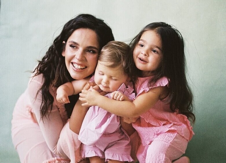     Лиза Моряк с дочерьми