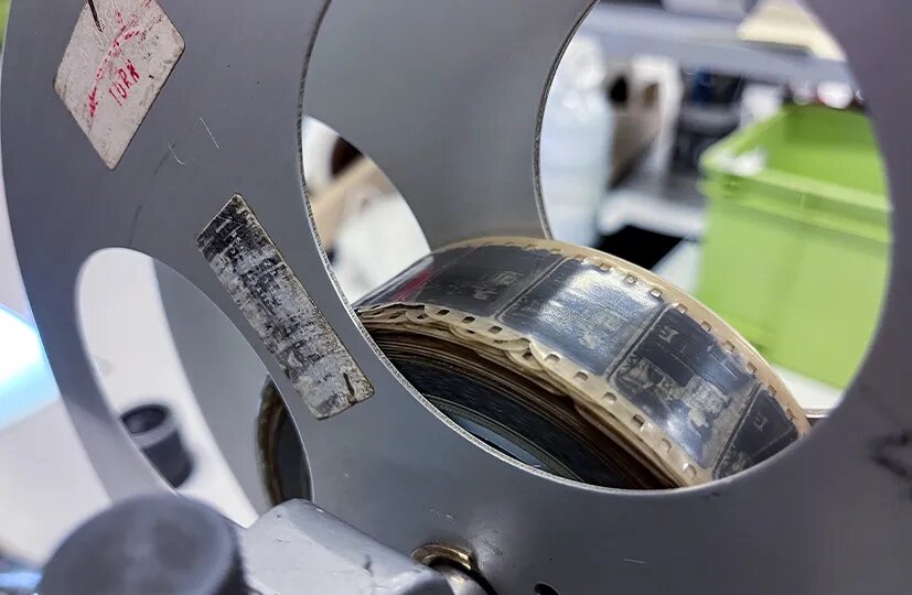 Найденные пленки были в очень плохом состоянии. Источник: National Audio-Visual Conservation Center.