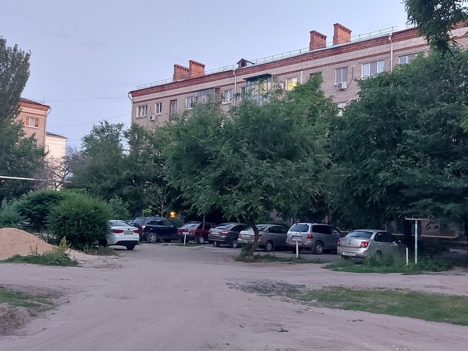    Фиксируют припаркованные в зеленой зоне автомобили в Волгограде при помощи комплекса «Дозор-МП». Инна ШЕРЕМЕТЬЕВА