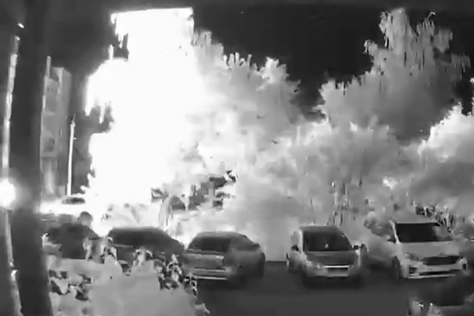    Неадекватный постоялец в Подмосковье устроил серию поджогов и сбежал за границу Кадр видео