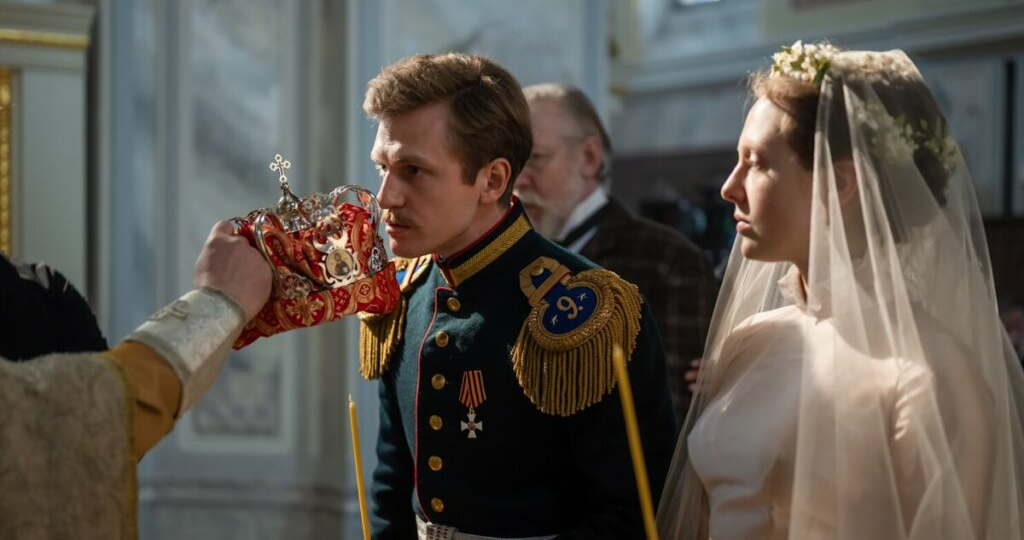 10 лучших костюмированных мини-сериалов для женщин и про женщин