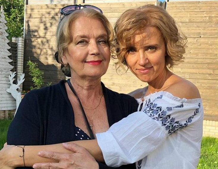 Мама и дочь - красавицы российского кино. Фото Яндекс.Картинки. 