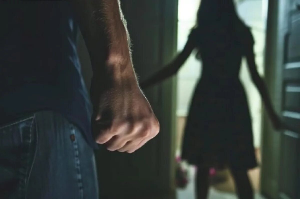    Ревнивый тольяттинец избил девушку и уничтожил её документы