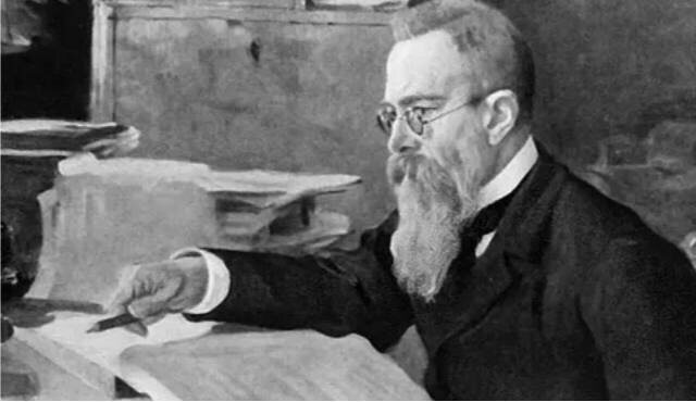 «Довольно длинное медленное вступление „Воскресной увертюры“ на тему „Да воскреснет Бог“, чередующуюся с церковной темой „Ангел вопияше