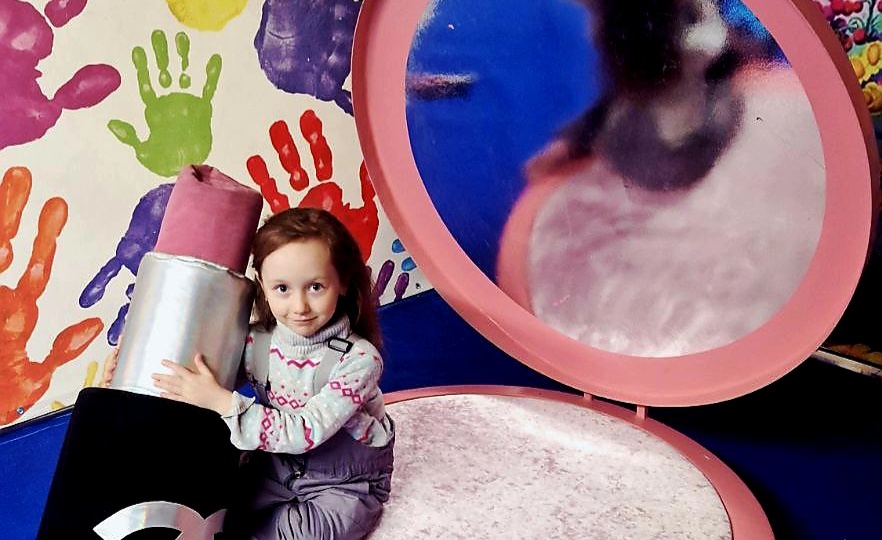 Жестоко, зато действенно: как я приучил дочь к порядку в комнате за два дня