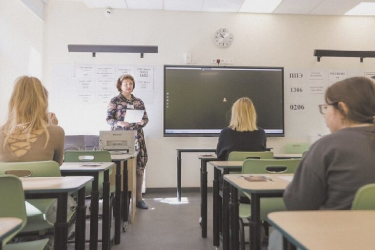    Иллюстрация к материалу: Тренажер для ЕГЭ по информатике и математике появился на Госуслугах