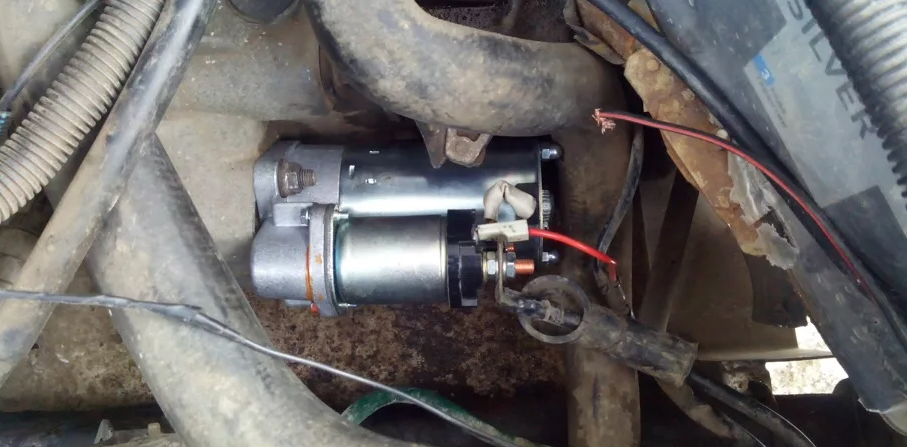 Не заводится на горячую или залили свечи бензином: как быстро локализовать поломку во дворе дома