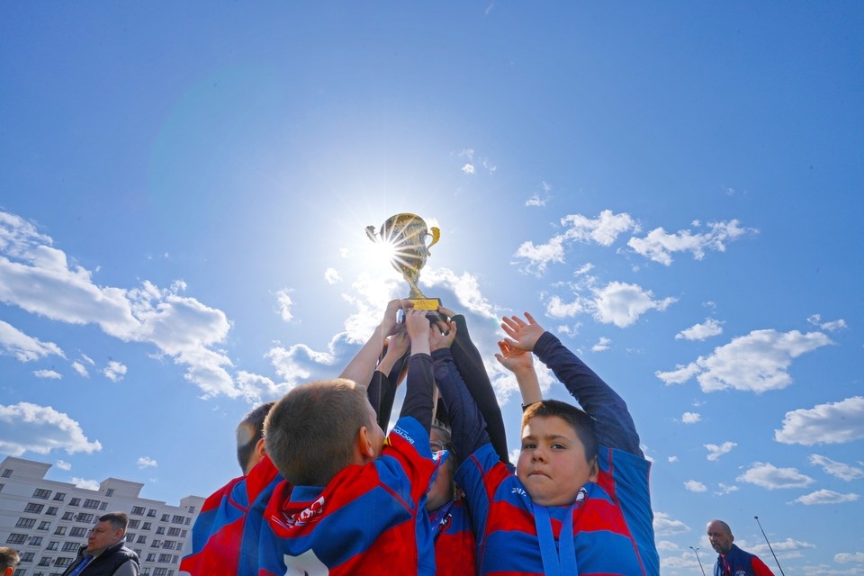    Победившая в финале команда школы «Невская» имени Ф.Э. Дзержинского Александр ИВАНОВ