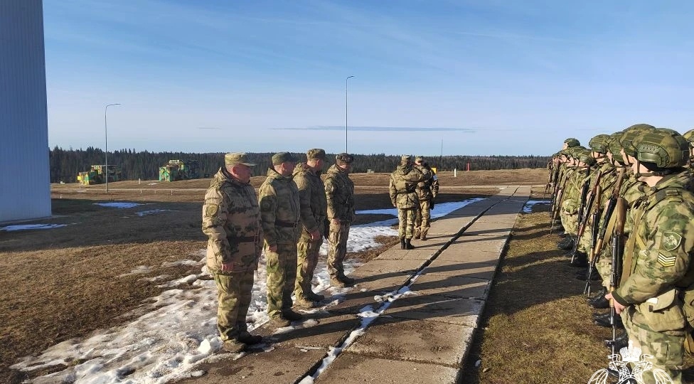 В Пермском военном институте курсанты выпускного курса приступили к сдаче экзамена по огневой подготовке
