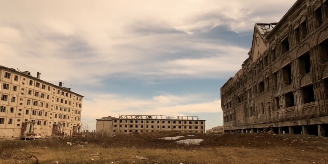 Места, куда возвращается только ветер: как выглядят забытые посёлки Крайнего Севера