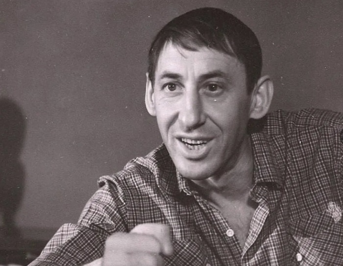 Владимир Басов в фильме "Я шагаю по Москве"