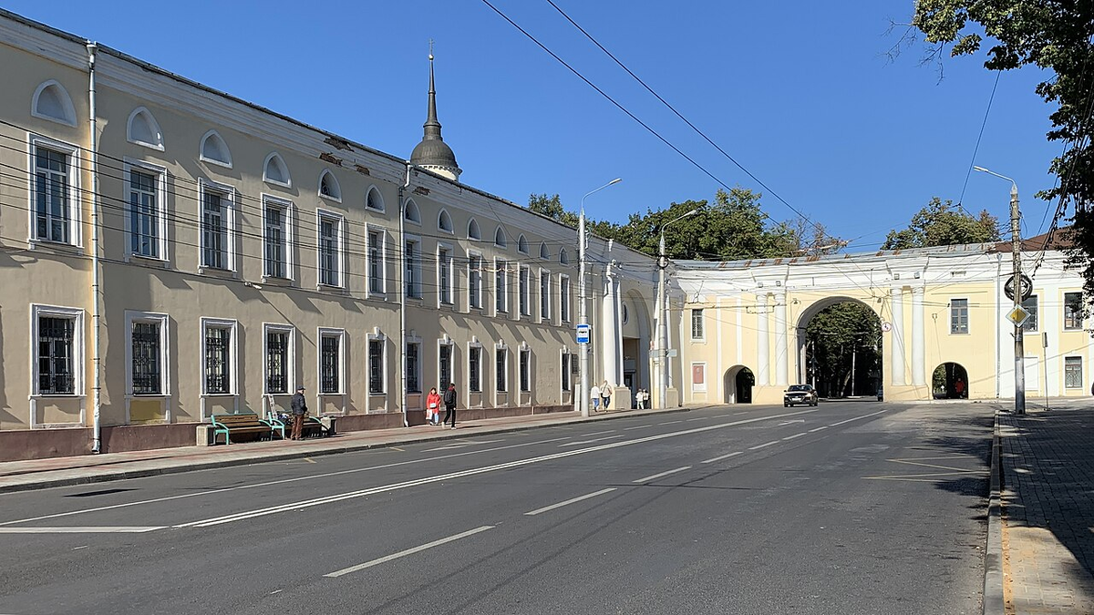 Присутственные места-комплекс административных зданий, построенных в Калужской губернии в начале XIX века.