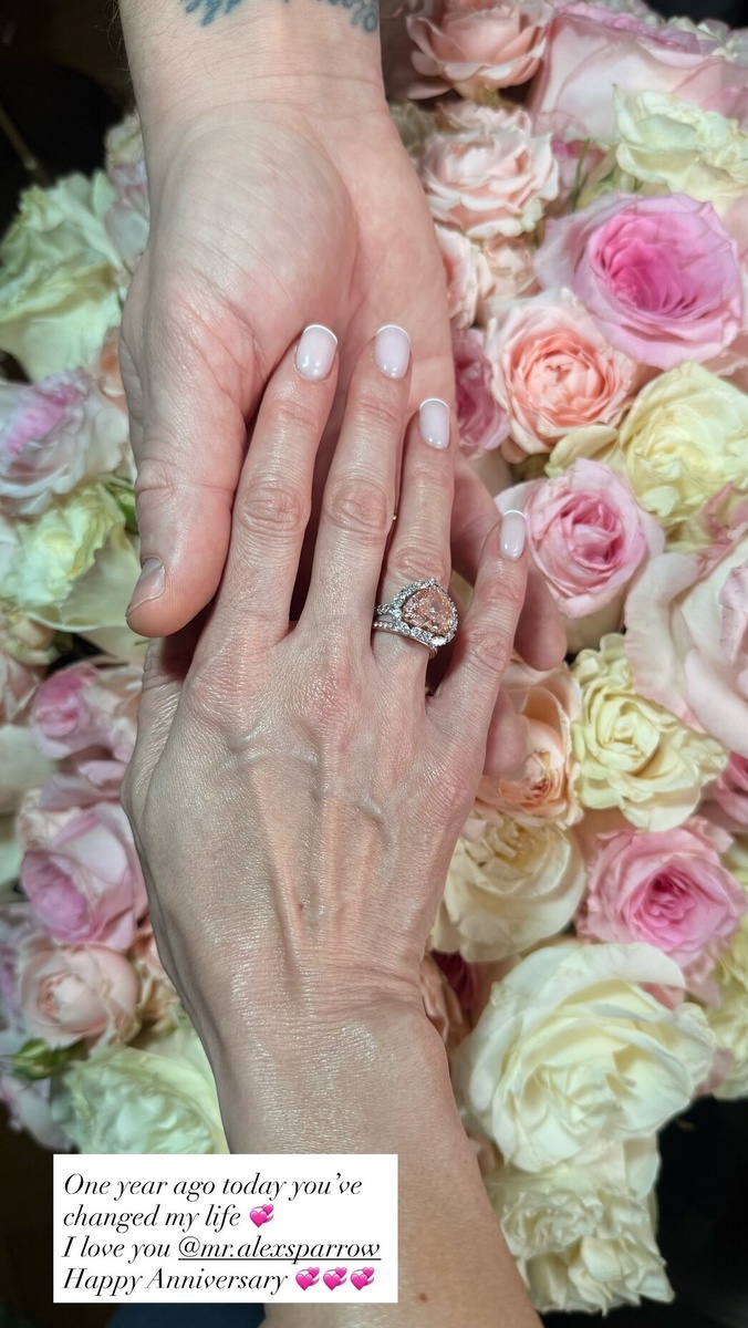     Алексей Воробьев и Аида Гарифуллина отметили первую годовщину свадьбы