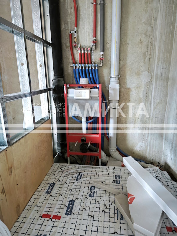 использовано изображение со страницы https://amikta.ru/articles/articles-vodosnabzhenie/montazh-santekhniki-v-chastnom-dome-ustanovka-priborov-installyaczij-i-nasosov