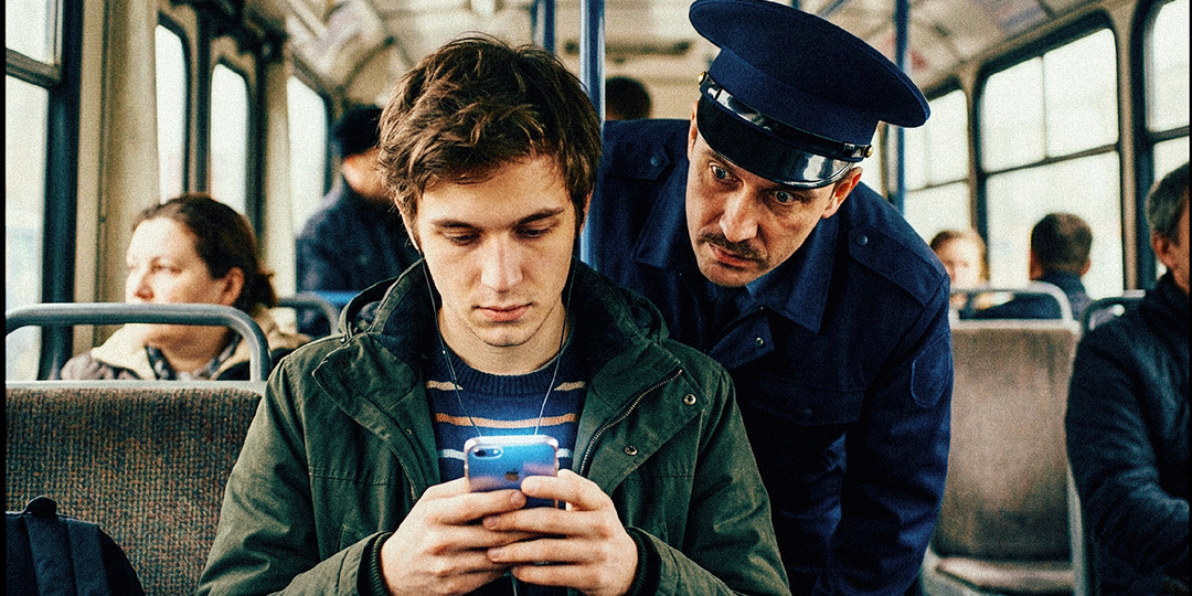 Данные в телефоне могут потерять статус "частной жизни", а интернет стать дороже в 5-6 раз. Главные новости "Чипполандии"