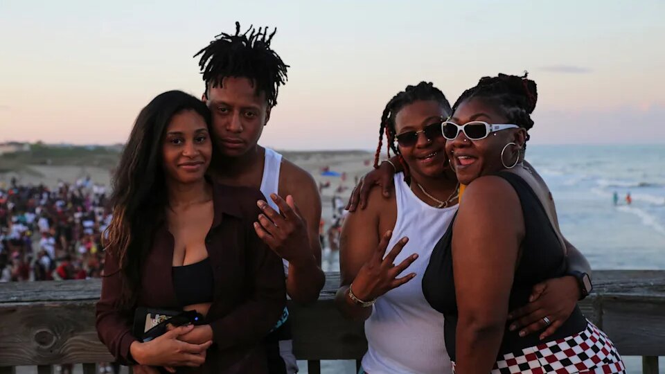 Американка раскритиковала, как выглядят русские женщины зимой. Я объяснил одну деталь она была в шоке от русских