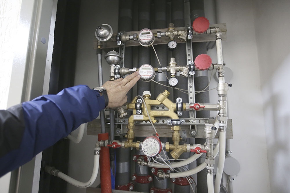    Приборы учета (счетчики) фиксируют фактическое потребление воды, газа и электроэнергии. Без них платить приходится по нормативу, который обычно выше. / Фото: Сергей Куксин/РГ