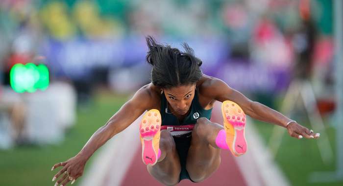 Тара Дэвис - олимпийская чемпионка по прыжкам в длину.