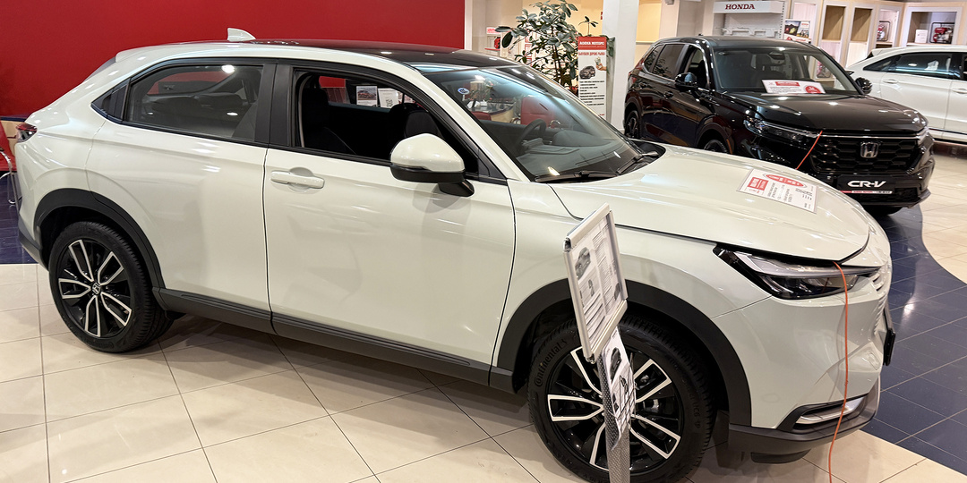 Зашёл к официальному дилеру Honda в России: показываю, сколько сейчас стоят японские автомобили
