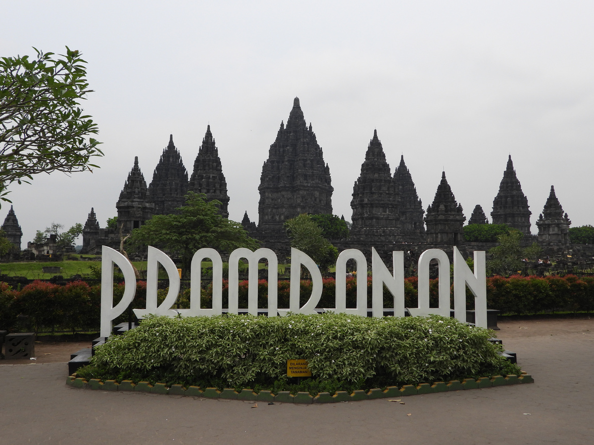 ФОТО БЕЗ ТОЛПЫ ЛЮДЕЙ УДАЛОСЬ СДЕЛАТЬ ТОЛЬКО К ЗАКРЫТИЮ КОМПЛЕКСА, А НА СЛЕДУЮЩЕМ ФОТО В ГАЛЕРЕЕ - ЭТО ЖЕЛАЮЩИЕ СФОТОГРАФИРОВАТЬСЯ НА ЭТОМ ФОНЕ ➡️