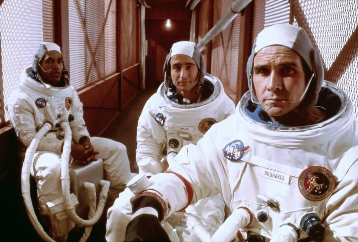 Козерог один" - худ. фильм, Великобритания - США 1977