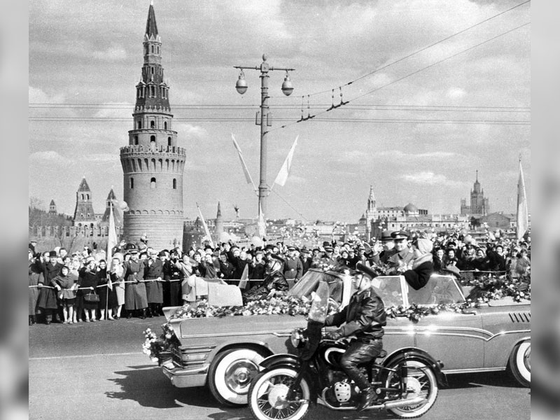 Встречают!
Фото: Эммануил Евзерихин. ТАСС