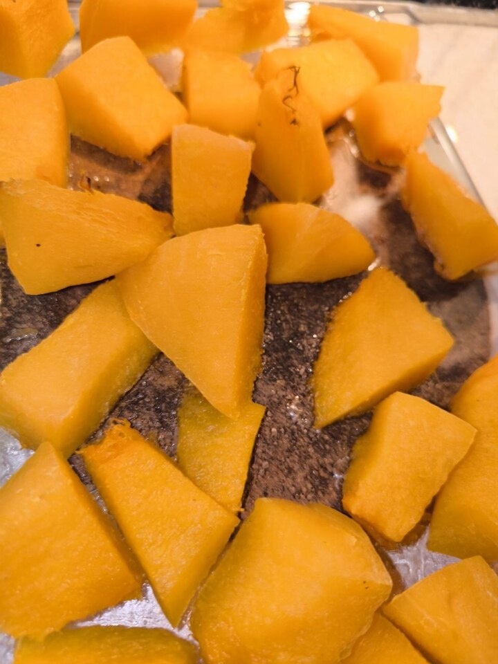     Здоровому человеку достаточно 200-300 г тыквы в день 2-3 раза в неделю. Семечки тыквы можно съедать до 30-50 г в день. Фото: Татьяна Кравченко