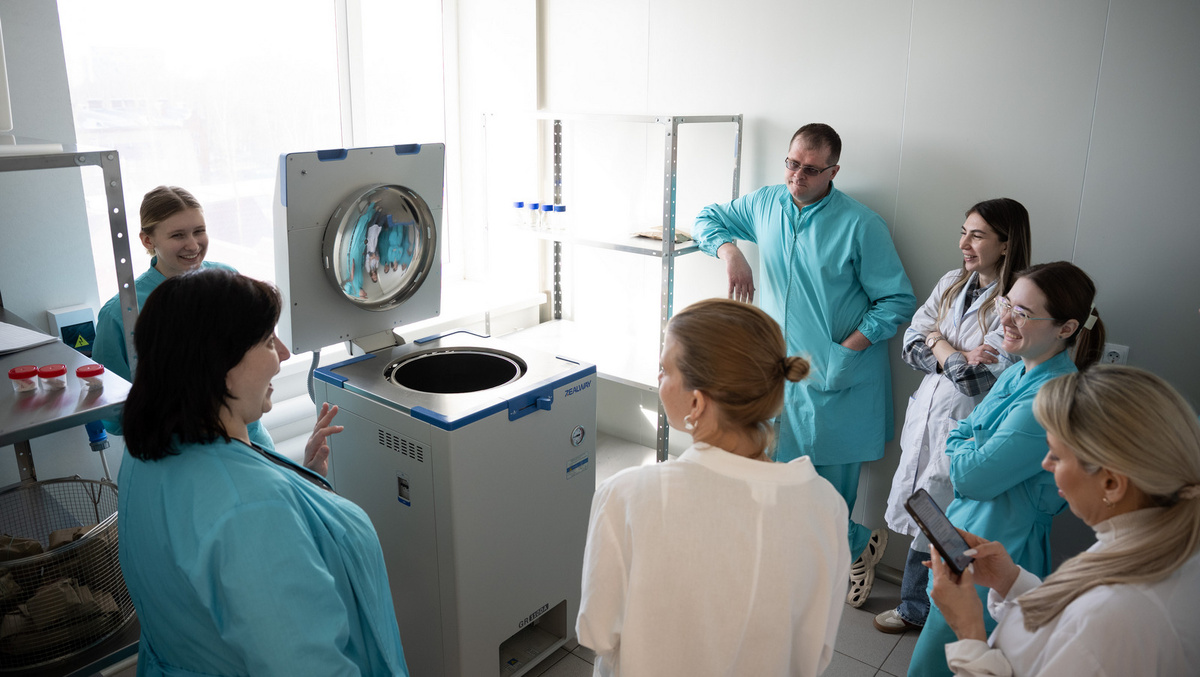 Практические занятия по программе дополнительного профессионального образования «Промышленная биотехнология: от идеи до препарата» от ВИША ТГУ и «Артлайф»
Фото: ВИША ТГУ