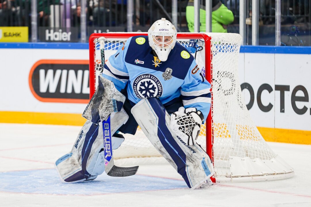    Михаил Бердин в игре. Фото: официальный аккаунт ХК «Сибирь» в социальной сети «ВКонтакте»