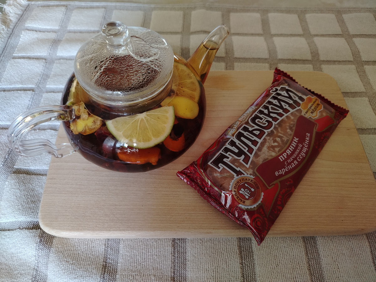 Чай с чёрной смородиной. Фото автора