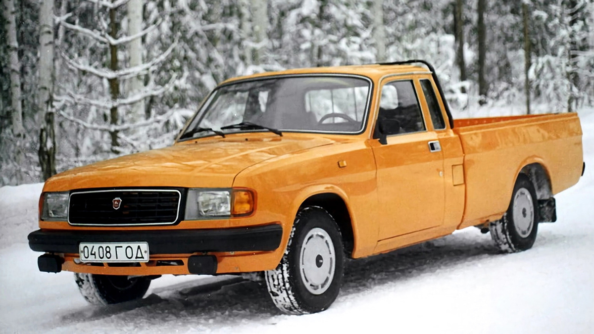 Для ГАЗ-2304 завод заявлял следующие характеристики: грузоподъемность 700 кг + 2 чел., мощность двигателя 100 л.с., максимальная скорость 130 км/ч, средний расход топлива 15 л/100 км 