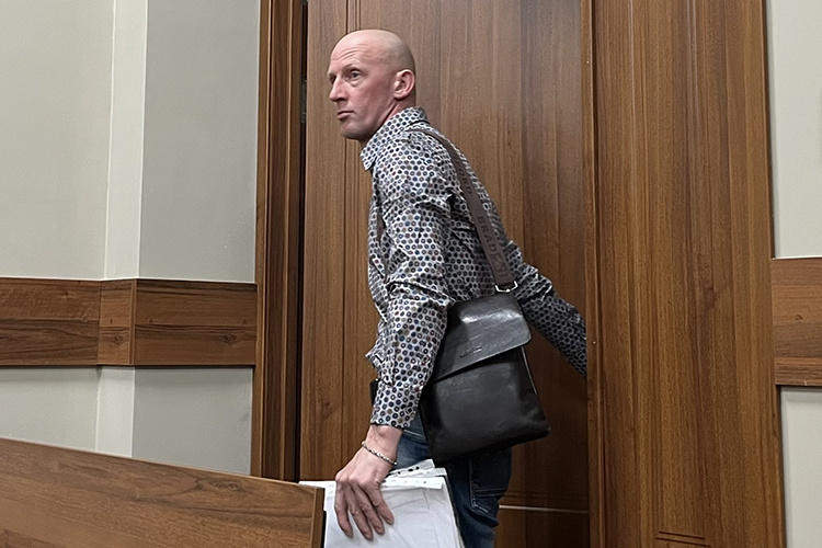    По словам Афанасьева, в 2014 году к нему в офис приезжала жена экс-судьи Резеда Минапова вместе с мамой Аминой Хуснутдиновой.   
Фото: «БИЗНЕС Online»