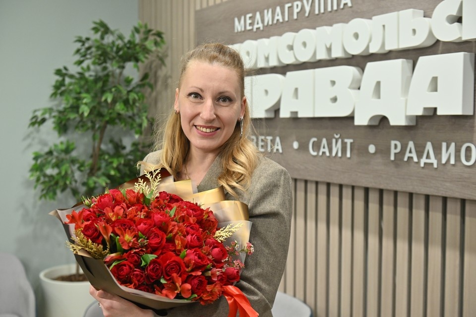    Член президиума ЦК КПРФ, депутат Госдумы Мария Дробот в редакции "Комсомольской правды". Евгения ГУСЕВА