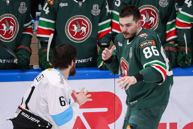    Никита Дыняк против Ксавье Уэлле.   
Фото: Сергей Елагин