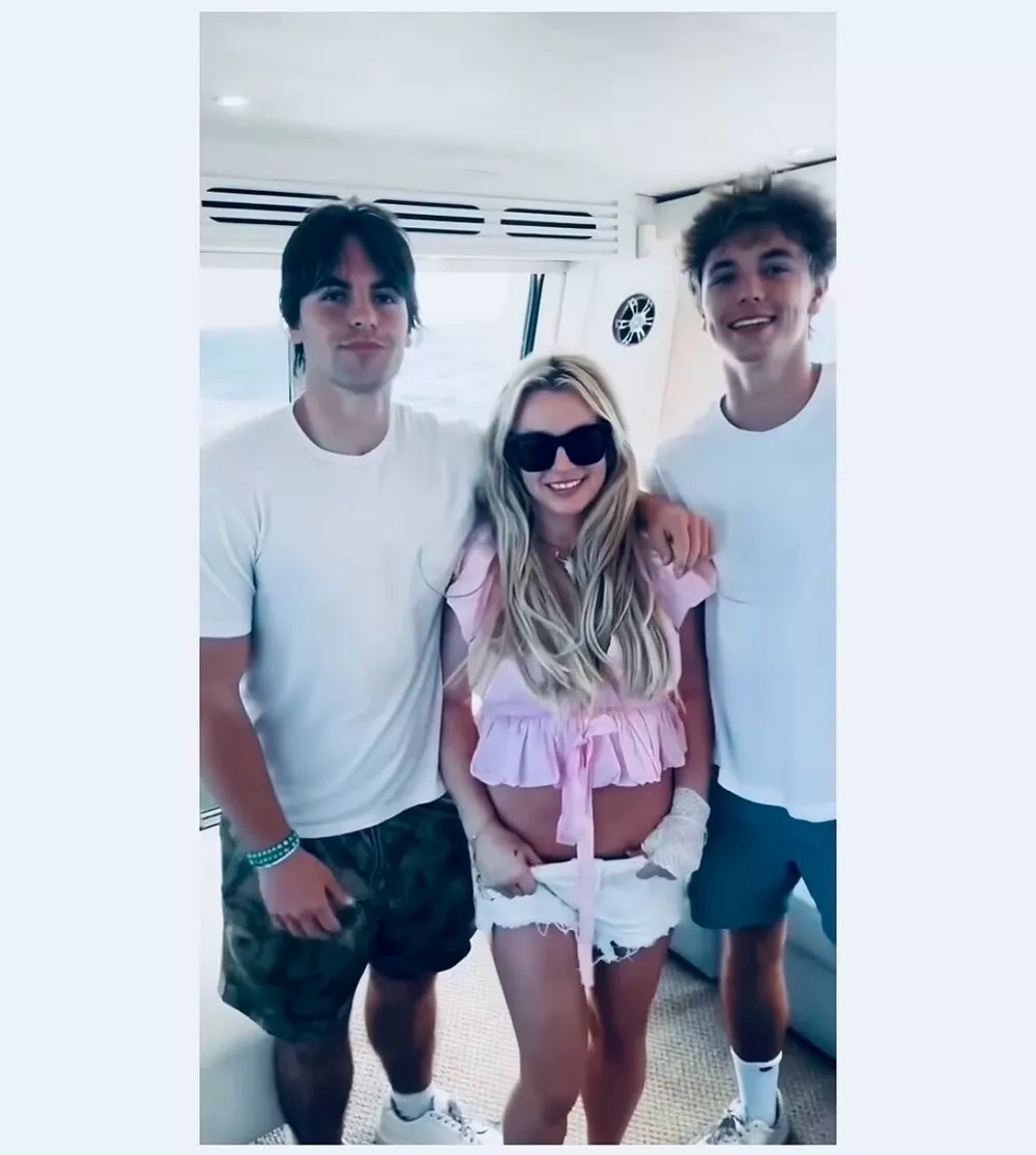 Дети Бритни Спирс и Бритни.