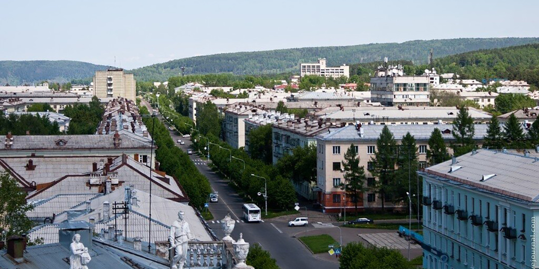 С виду обычный город в 25 километрах от Красноярска. Пока не узнаешь, что под ним — завод по производству плутония на глубине 200 метров