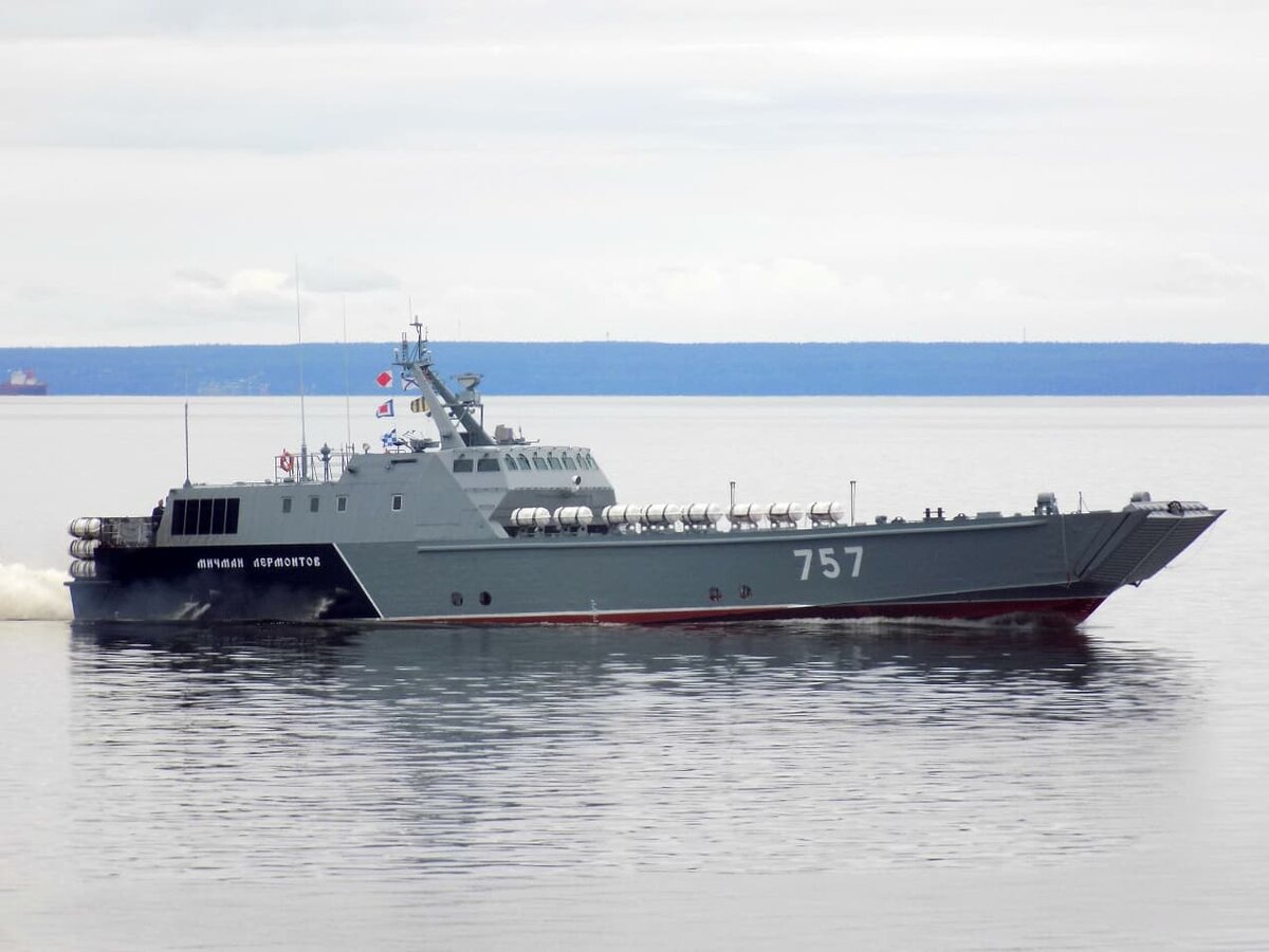    Десантный катер «Мичман Лермонтов» проекта 21820 «Дюгонь»