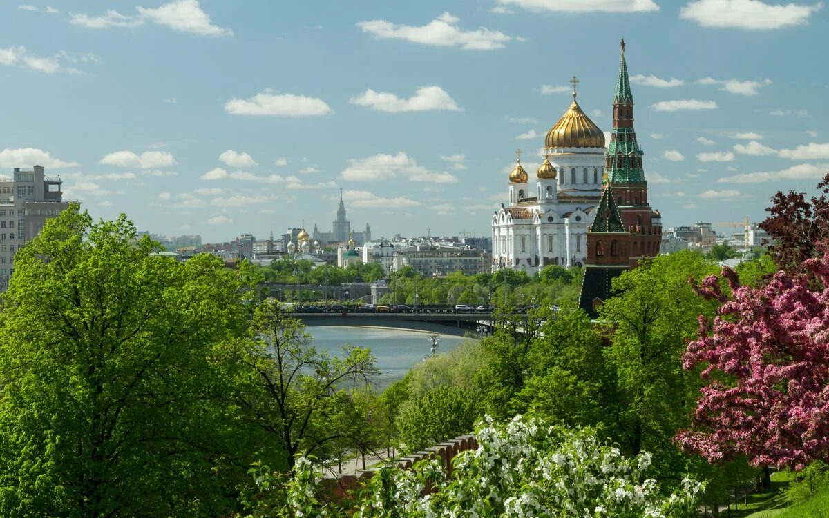 Фото с Храм Христа Спасителя. :: Yuri Chudnovetz