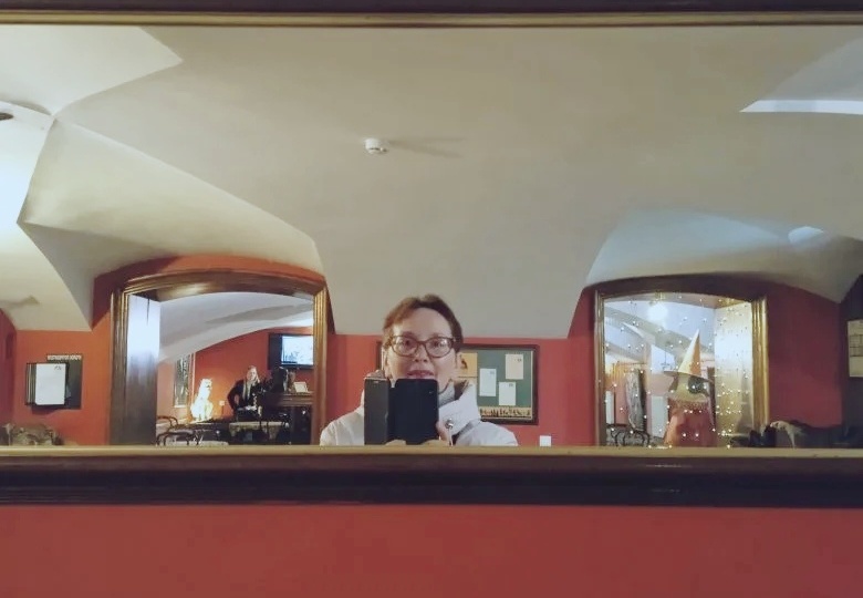 Арт-кафе «Бродячая собака ».Тарелочки.