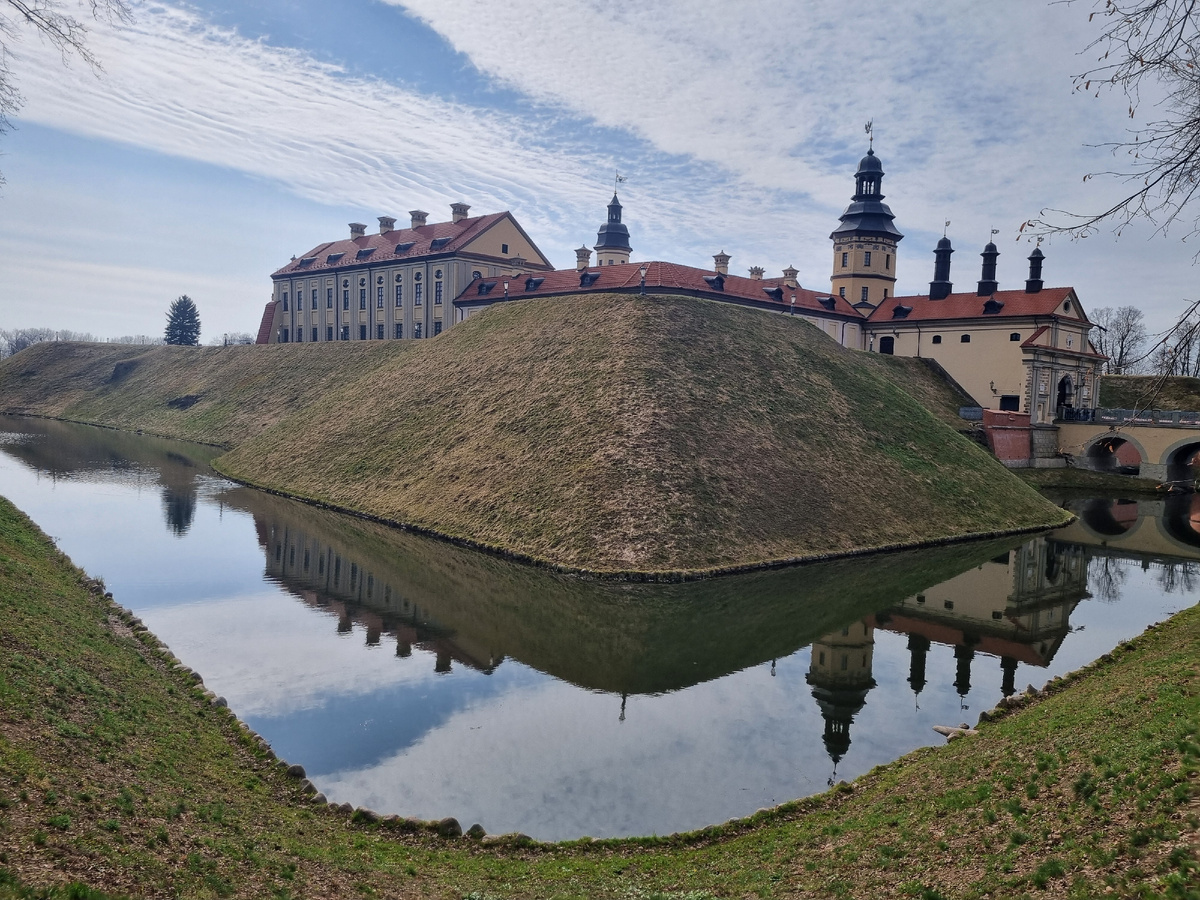 10 утра, народа пока нет, мы с открытыми ртами идем к кассам.