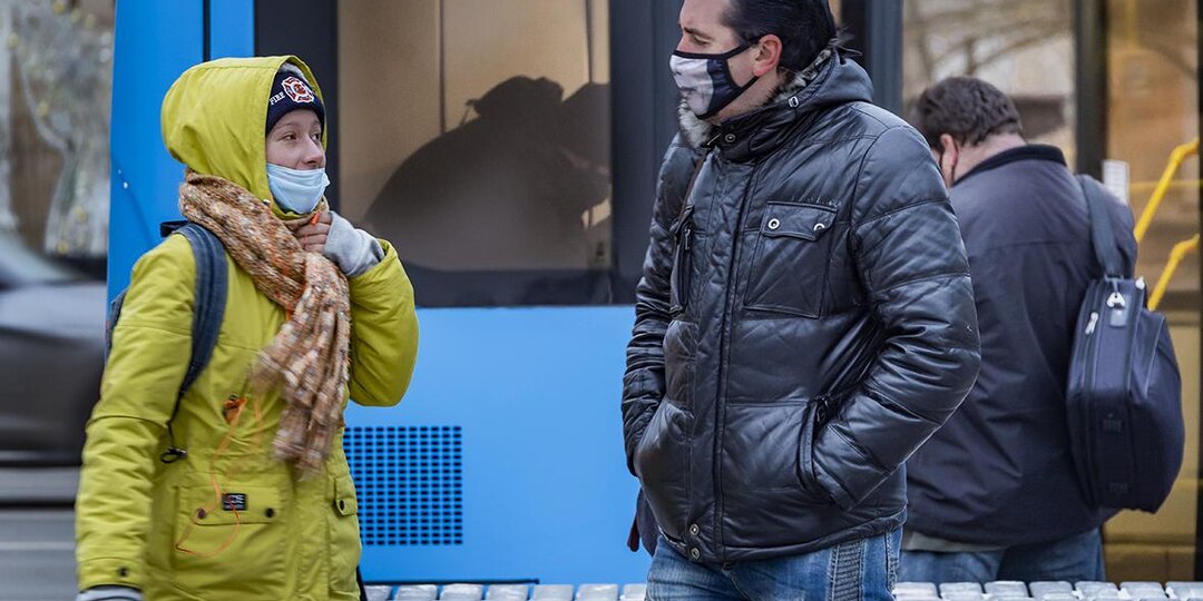 В Роспотребнадзоре заявили о тенденции к снижению активности COVID-19