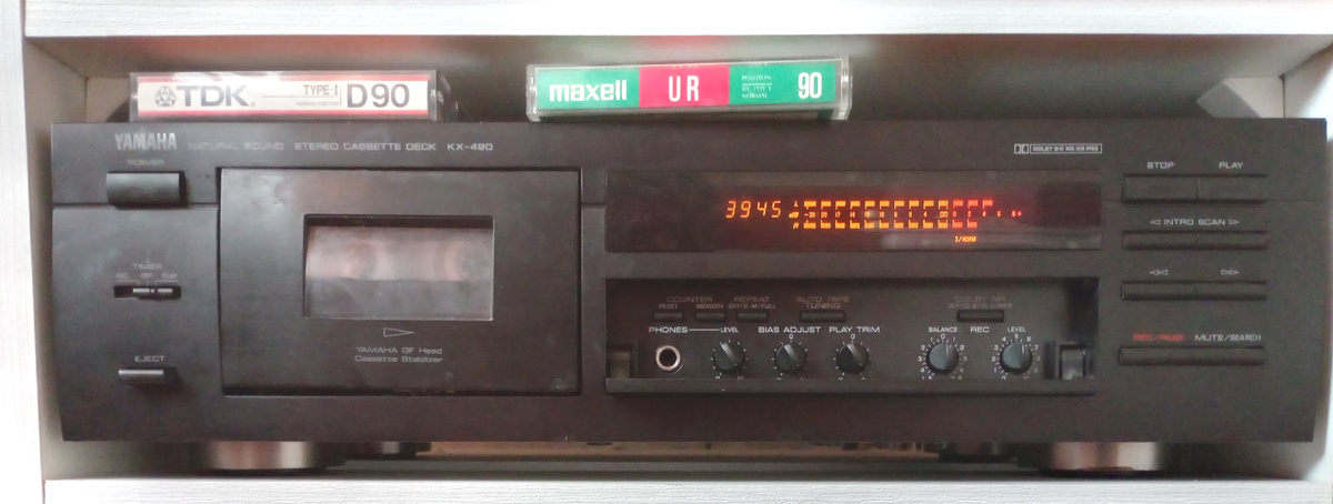 Кассетная дека "Yamaha KX-490" в эксплуатации автора. 